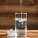 O que é água mineral? Definição, origem e benefícios para a saúde